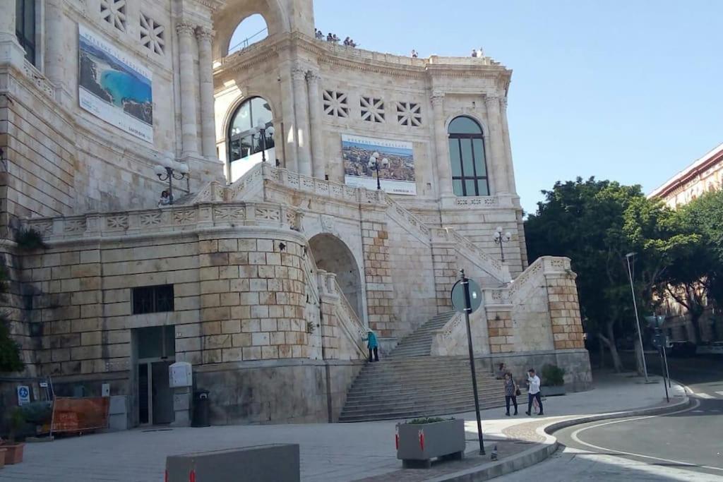 Camera In Appartamento Al Piano Terra Cagliari Exterior foto